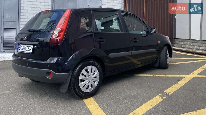 Хэтчбек Ford Fiesta 2007 в Киеве
