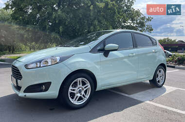 Хэтчбек Ford Fiesta 2017 в 
