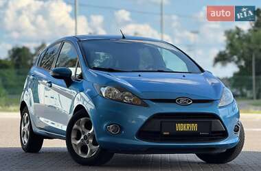 Хэтчбек Ford Fiesta 2011 в 