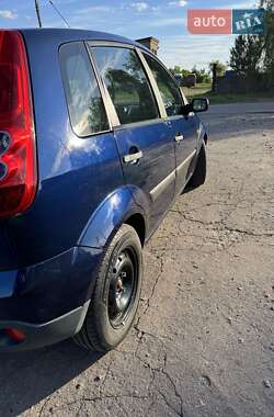 Хетчбек Ford Fiesta 2006 в 