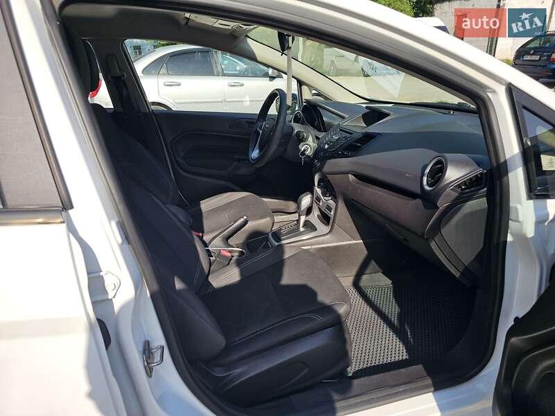 Хэтчбек Ford Fiesta 2017 в Каменском