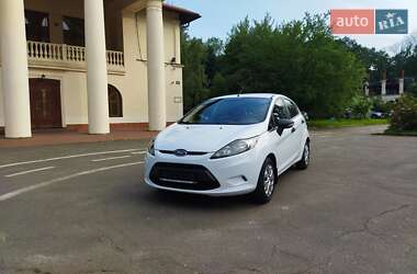 Хэтчбек Ford Fiesta 2012 в 