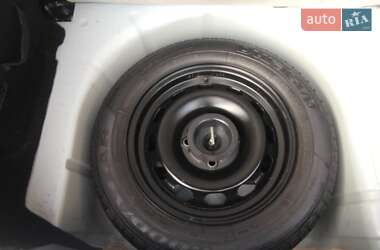 Хэтчбек Ford Fiesta 2012 в 