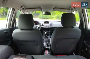 Хэтчбек Ford Fiesta 2012 в 
