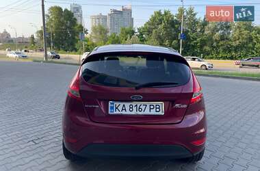 Хетчбек Ford Fiesta 2010 в 
