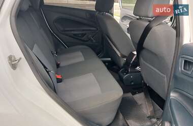 Хэтчбек Ford Fiesta 2012 в 