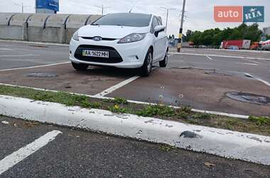 Хэтчбек Ford Fiesta 2012 в 