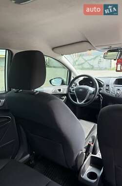 Хэтчбек Ford Fiesta 2013 в 