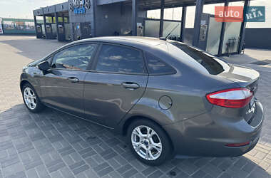 Седан Ford Fiesta 2016 в 