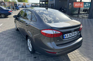 Седан Ford Fiesta 2016 в 