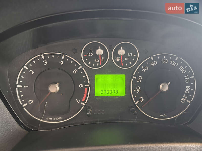 Хэтчбек Ford Fiesta 2006 в Каменке