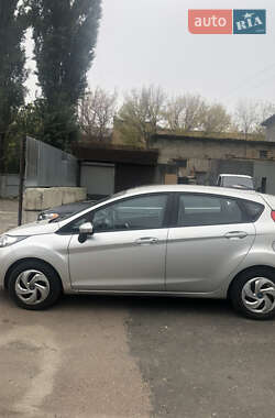 Хетчбек Ford Fiesta 2012 в 