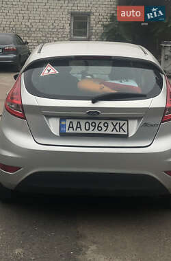 Хетчбек Ford Fiesta 2012 в 