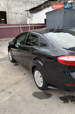 Седан Ford Fiesta 2013 в 