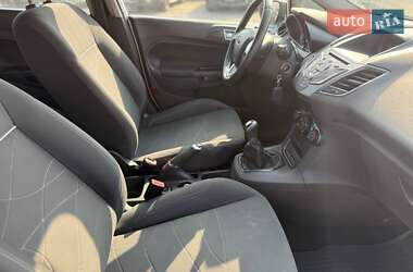 Хэтчбек Ford Fiesta 2016 в 