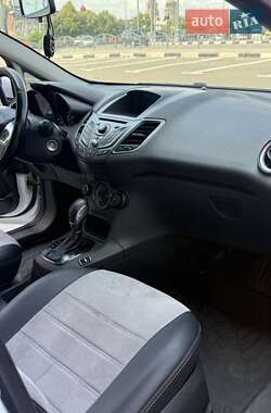 Хэтчбек Ford Fiesta 2013 в 