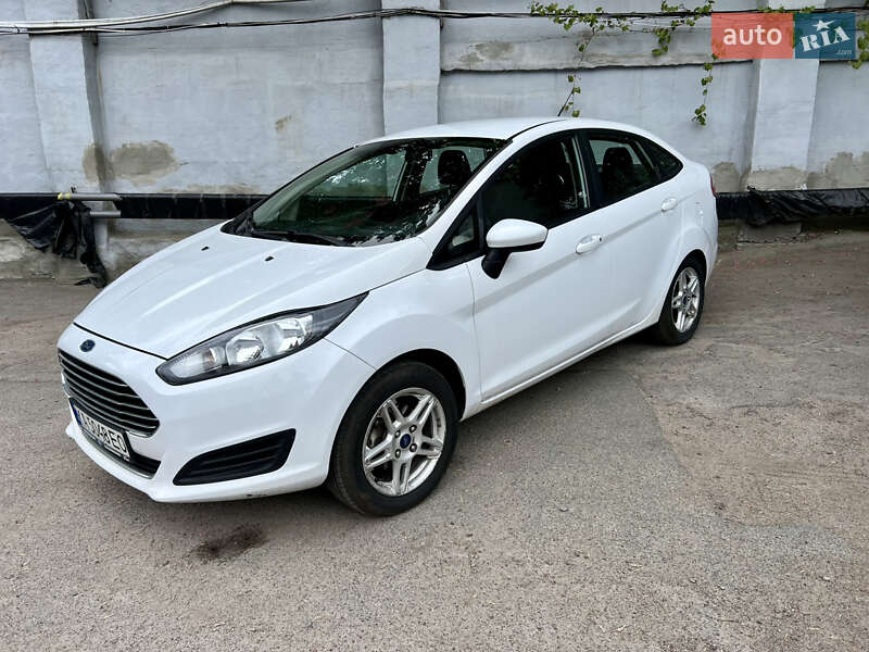 Седан Ford Fiesta 2018 в 