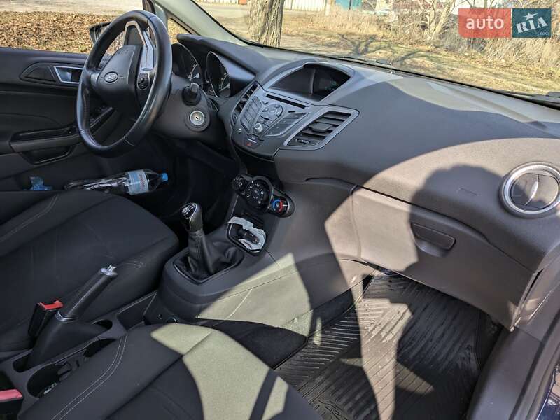 Хэтчбек Ford Fiesta 2016 в Днепре фото 9 Хэтчбек Ford Fiesta 2016 в Днепре