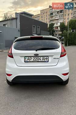 Хэтчбек Ford Fiesta 2011 в 