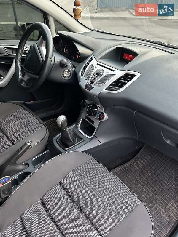Хэтчбек Ford Fiesta 2011 в Запорожье
