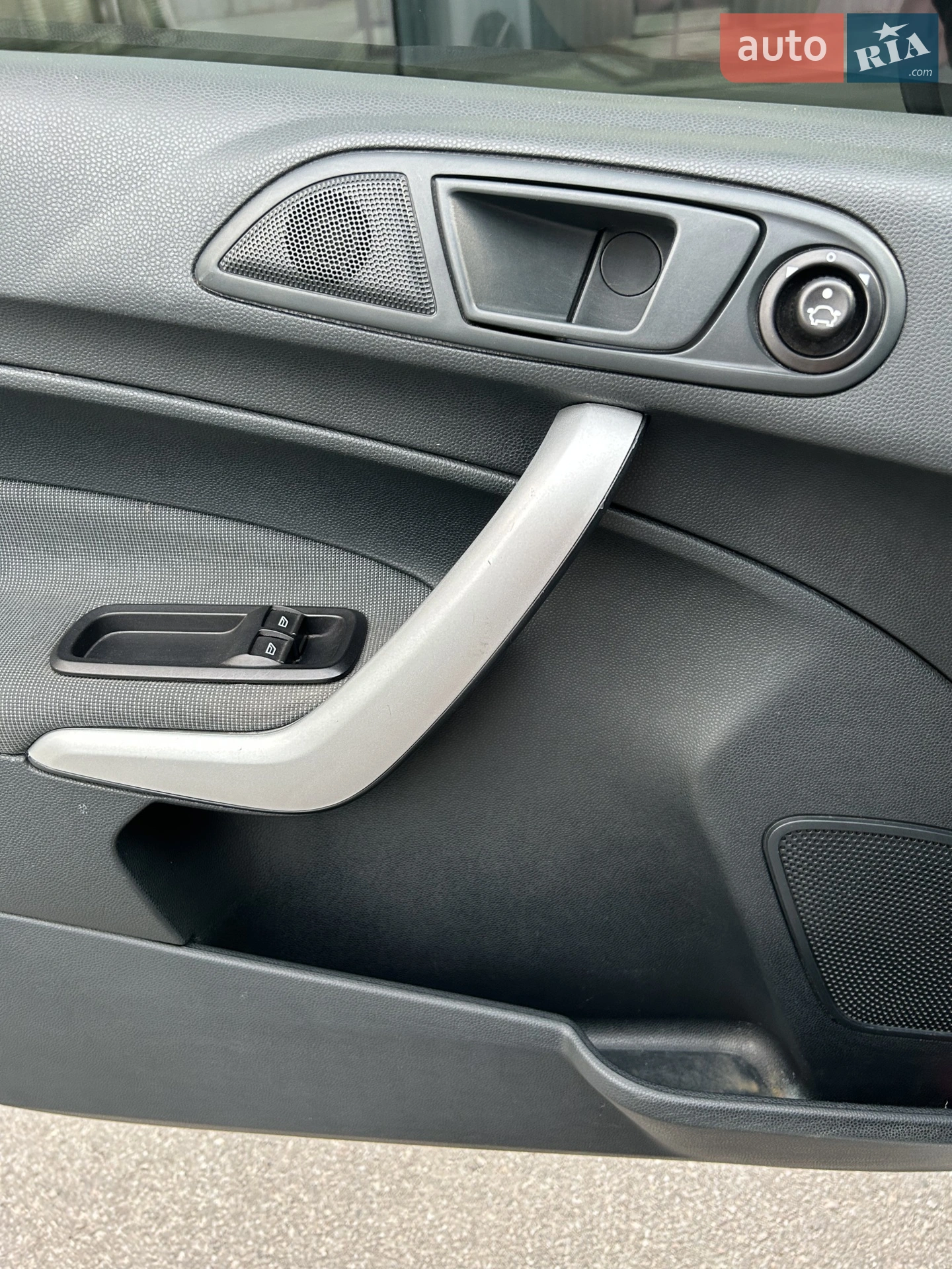 2011 Ford Fiesta - мініатюра 12