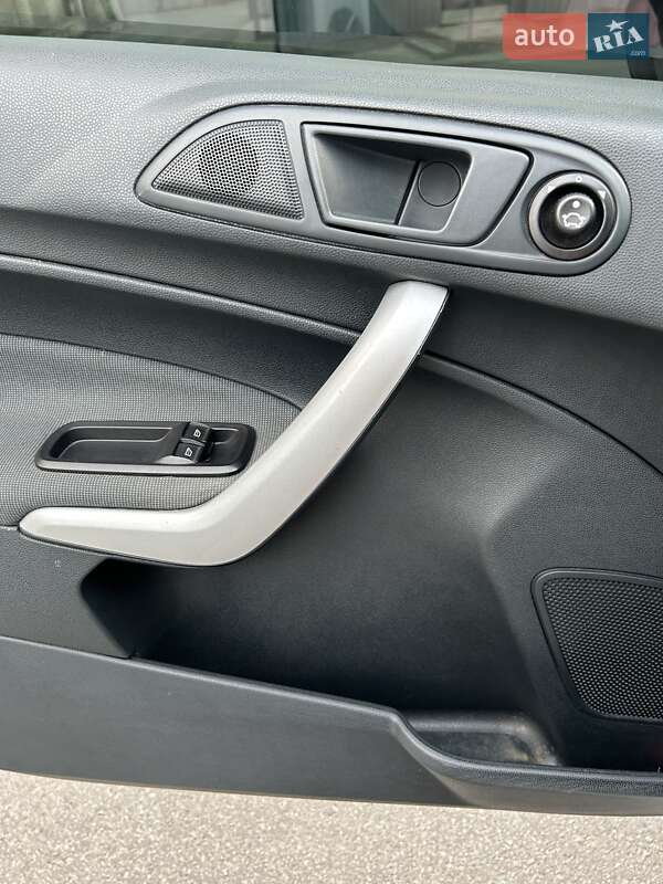 Хэтчбек Ford Fiesta 2011 в Запорожье