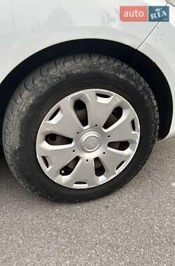 Хэтчбек Ford Fiesta 2011 в 