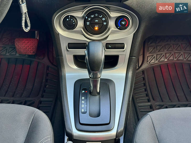 Хэтчбек Ford Fiesta 2018 в Киеве фото 34 Хэтчбек Ford Fiesta 2018 в Киеве