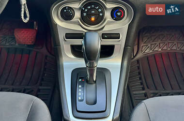 Хэтчбек Ford Fiesta 2018 в 
