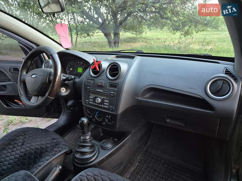 Хэтчбек Ford Fiesta 2007 в Полтаве