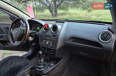 Хэтчбек Ford Fiesta 2007 в 