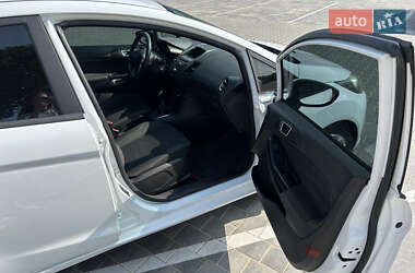 Хэтчбек Ford Fiesta 2014 в 