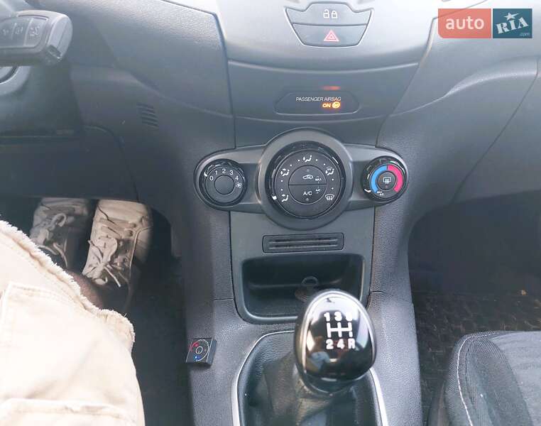 Хэтчбек Ford Fiesta 2012 в Киеве