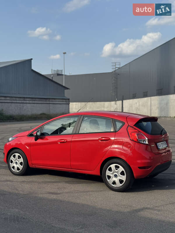 Хэтчбек Ford Fiesta 2016 в Киеве