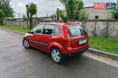 Хэтчбек Ford Fiesta 2006 в 