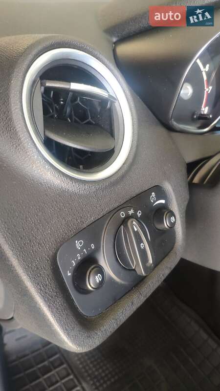 Хэтчбек Ford Fiesta 2016 в Киеве