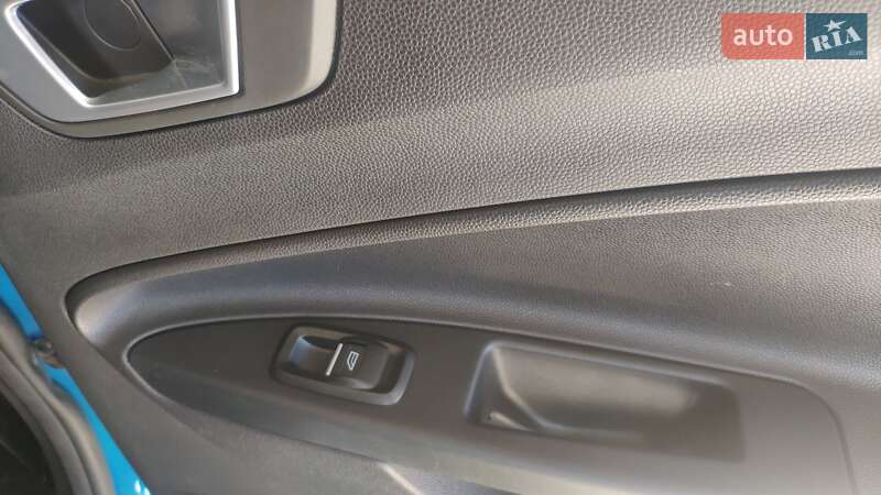 Хэтчбек Ford Fiesta 2016 в Киеве