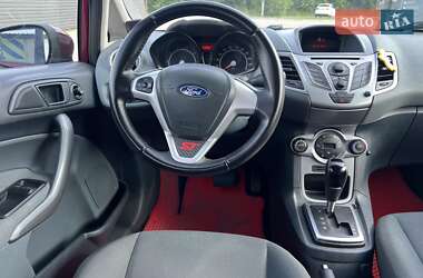 Хэтчбек Ford Fiesta 2011 в 