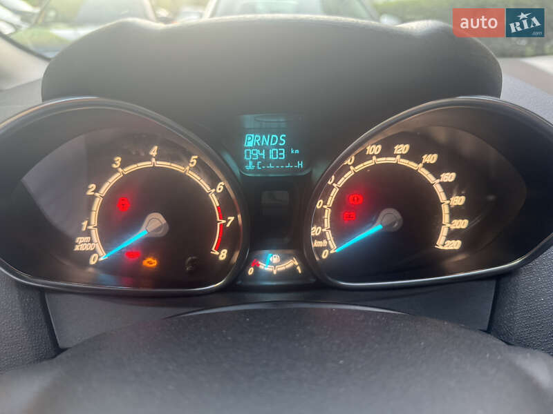 Хэтчбек Ford Fiesta 2016 в Киеве