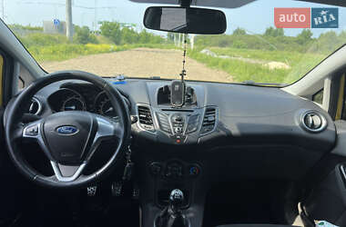 Хэтчбек Ford Fiesta 2013 в 