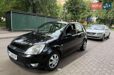 Хэтчбек Ford Fiesta 2005 в 