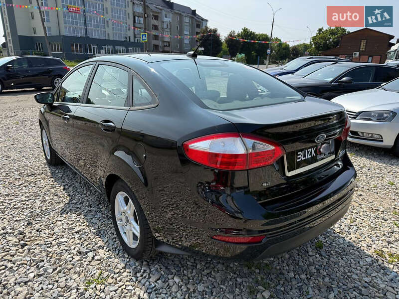 Седан Ford Fiesta 2017 в Коломые