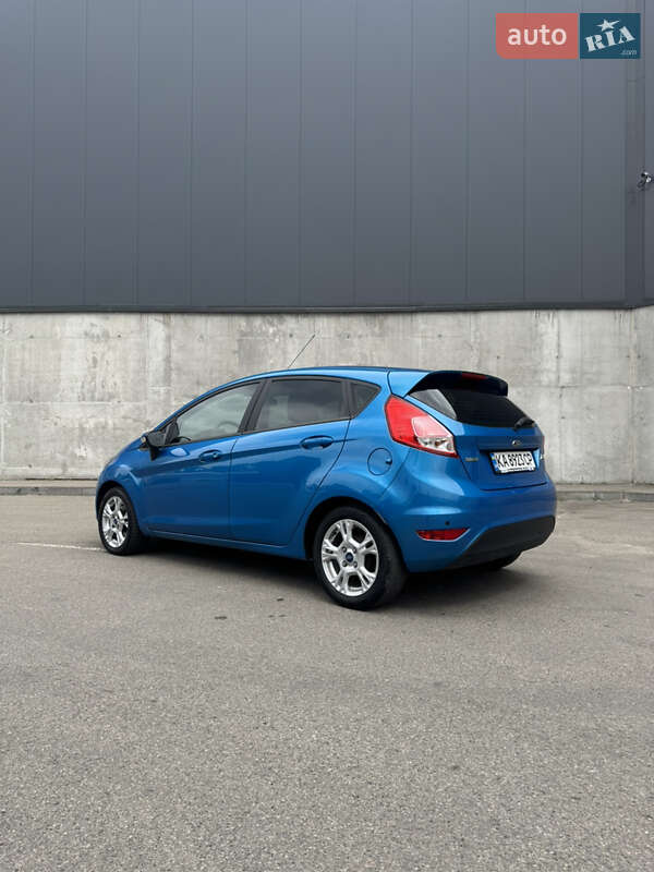 Хэтчбек Ford Fiesta 2016 в Киеве