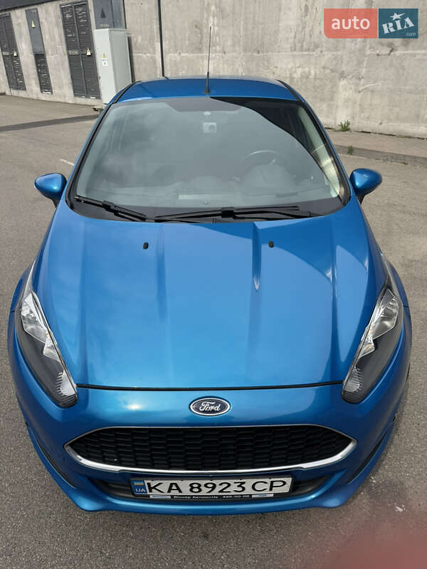 Хэтчбек Ford Fiesta 2016 в Киеве