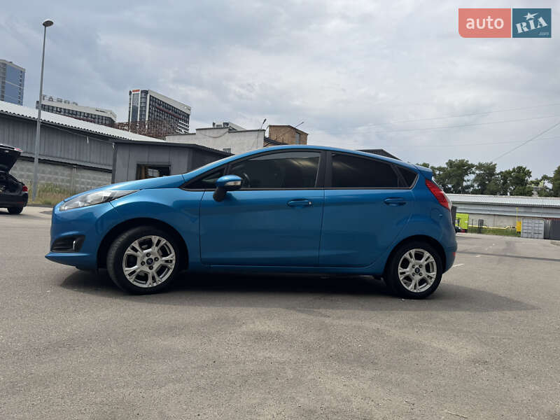Хэтчбек Ford Fiesta 2016 в Киеве
