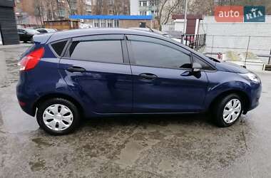 Хэтчбек Ford Fiesta 2013 в 