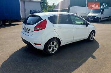 Хэтчбек Ford Fiesta 2011 в 