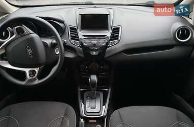 Хэтчбек Ford Fiesta 2019 в 