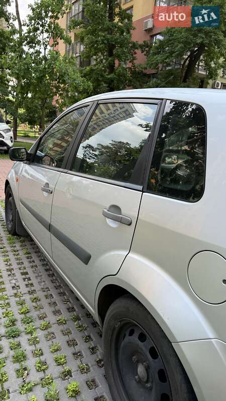 Хэтчбек Ford Fiesta 2008 в Киеве