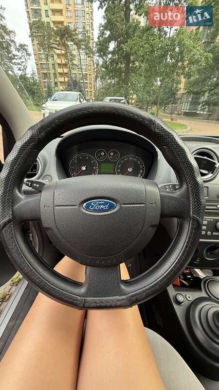 Хэтчбек Ford Fiesta 2008 в Киеве